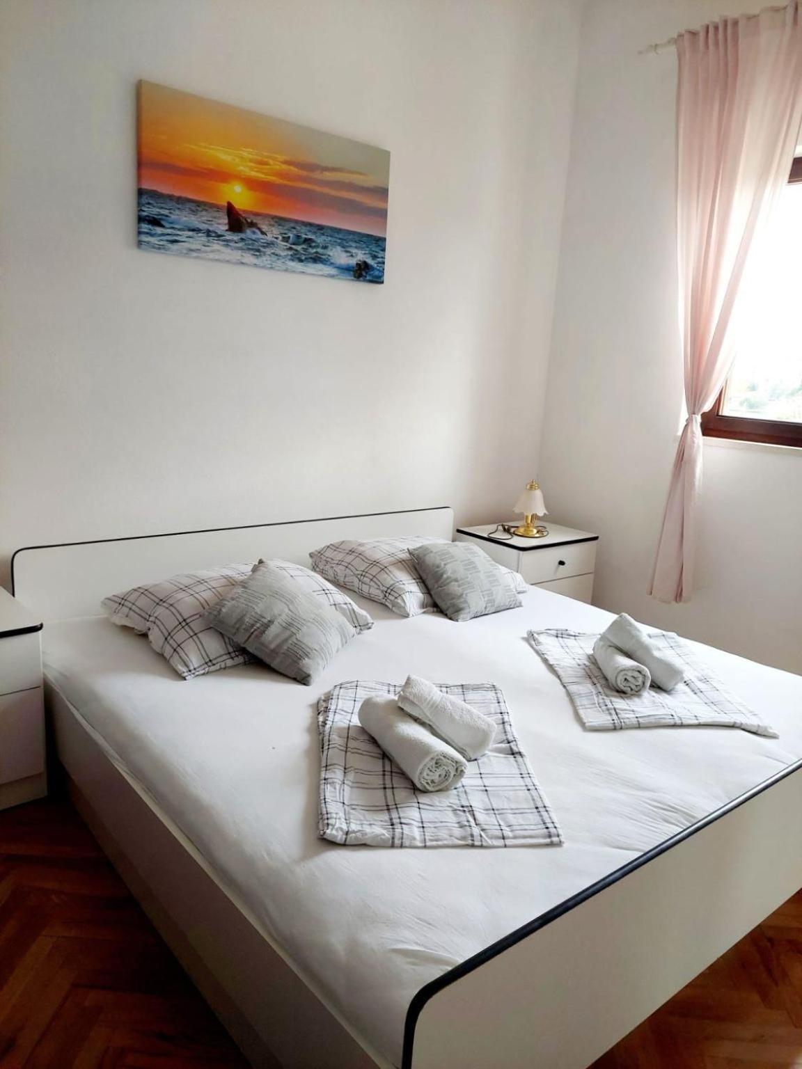 Apartments Pavao พอสติรา ภายนอก รูปภาพ